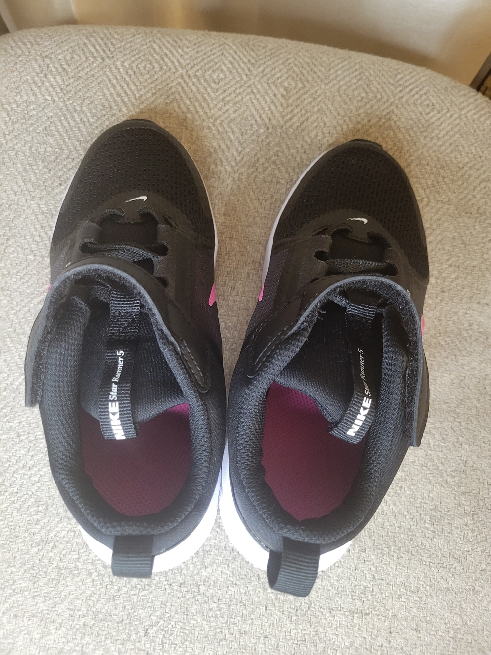 Nike Girl's Black & Pink Athletic Sneaker - Picture 7 of 8